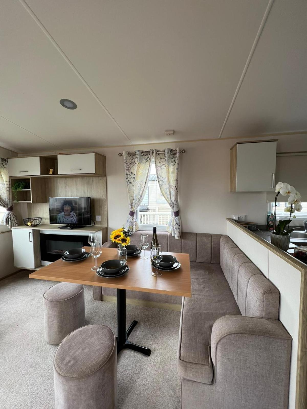Luxurious Three Bedroom Caravan Jaywick Sands Екстер'єр фото